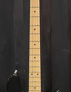 Buy Fender Player Jazz Bass with Maple Fretboard 2022 Black Online